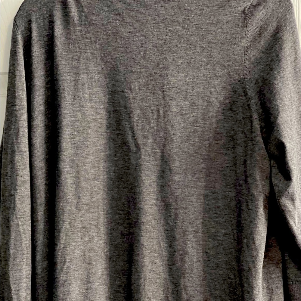 Light weight jacket. Great for the office or anywhere you need a little warmth.